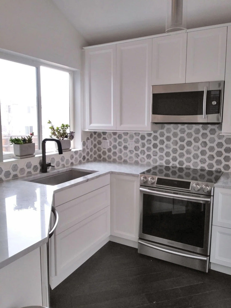 White Gray 10x12 Polished Hexagon Bianco Carrara Thassos Marble Mosaic Tile (5 pack, 4.34 sq ft/case)