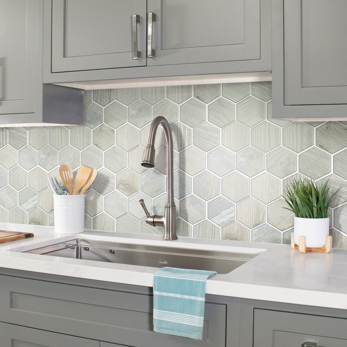 Light Gray 10x12 Matte Hexagon Porcelain Mosaic Tile (5 pack, 4.02 sq ft/case) - Sample